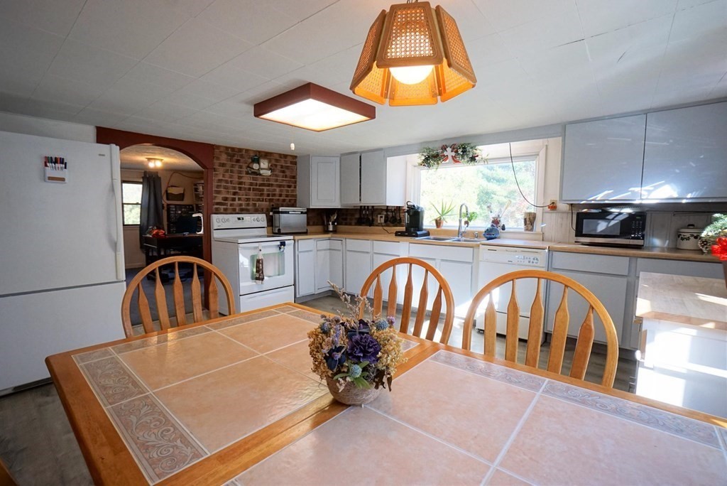 66 Gratuity Road Groton, MA 01450 - Photo 8 of 23 Gallery Image 8