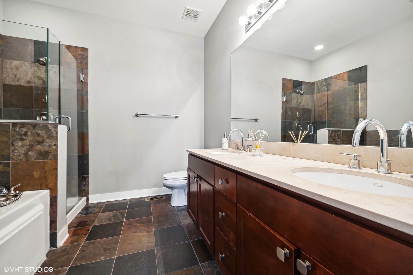 2256 West Wolfram Street Chicago, IL 60618 - Photo 17 of 25