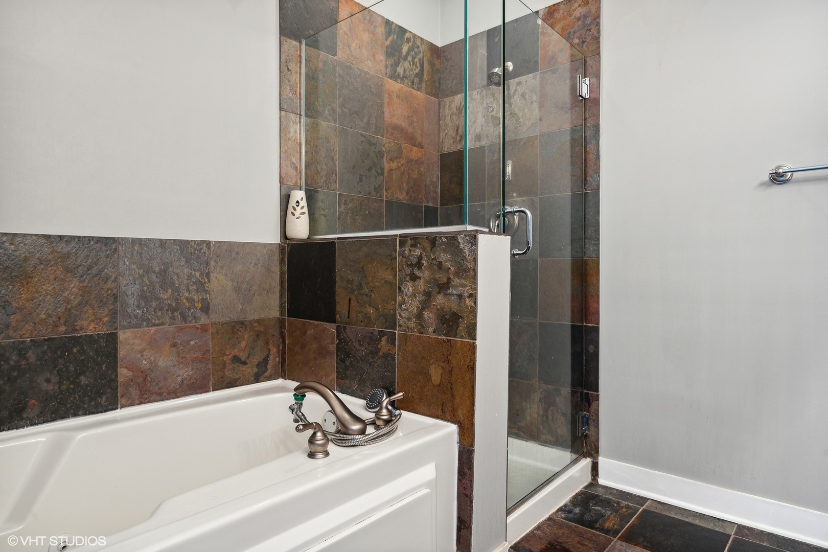 2256 West Wolfram Street Chicago, IL 60618 - Photo 18 of 25