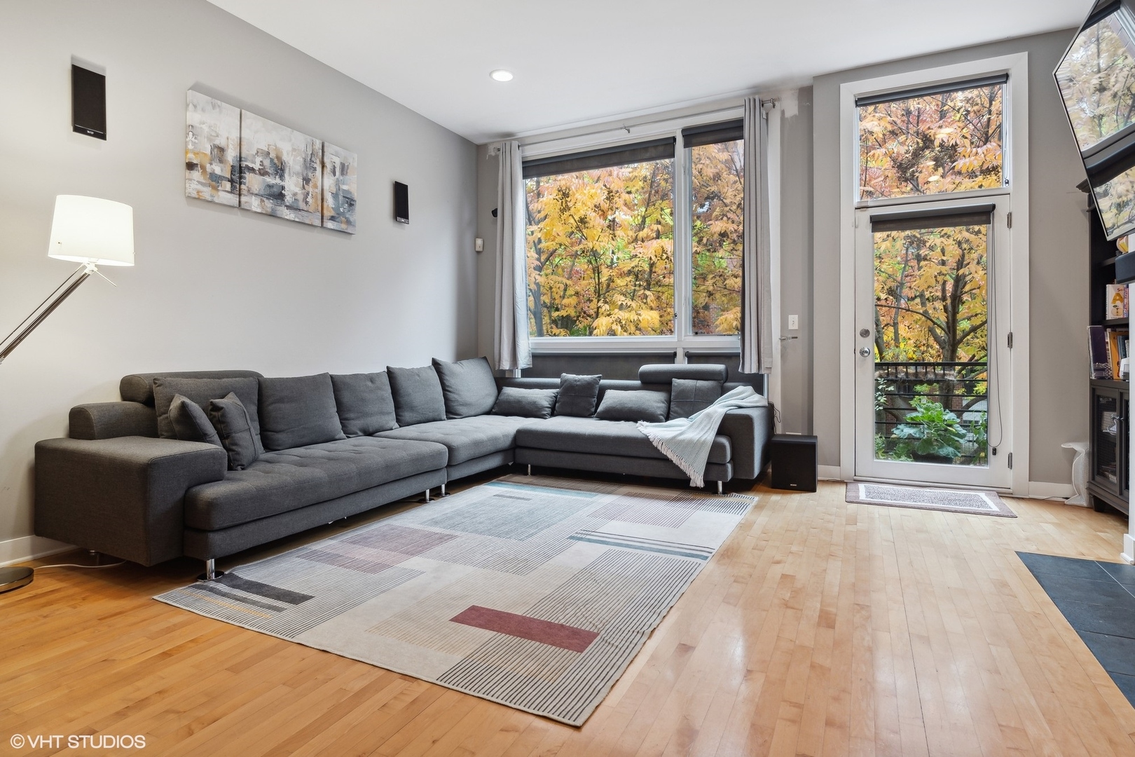 2256 West Wolfram Street Chicago, IL 60618 - Photo 2 of 25