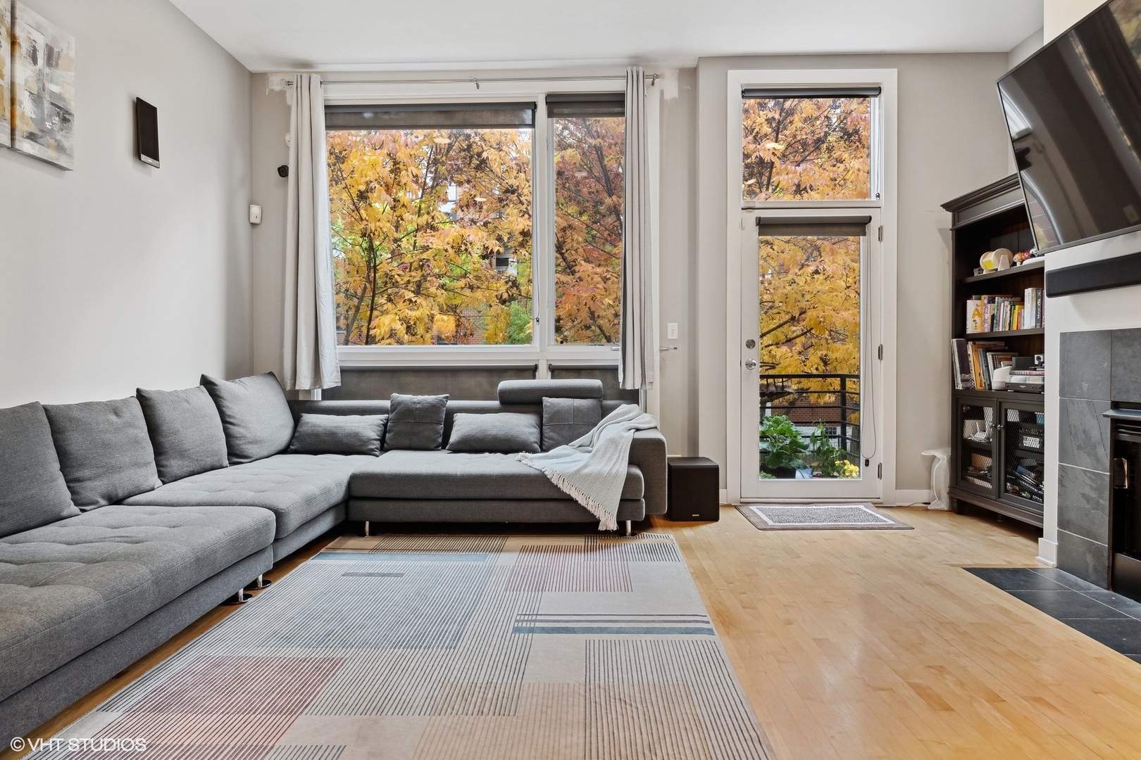 2256 West Wolfram Street Chicago, IL 60618 - Photo 4 of 25