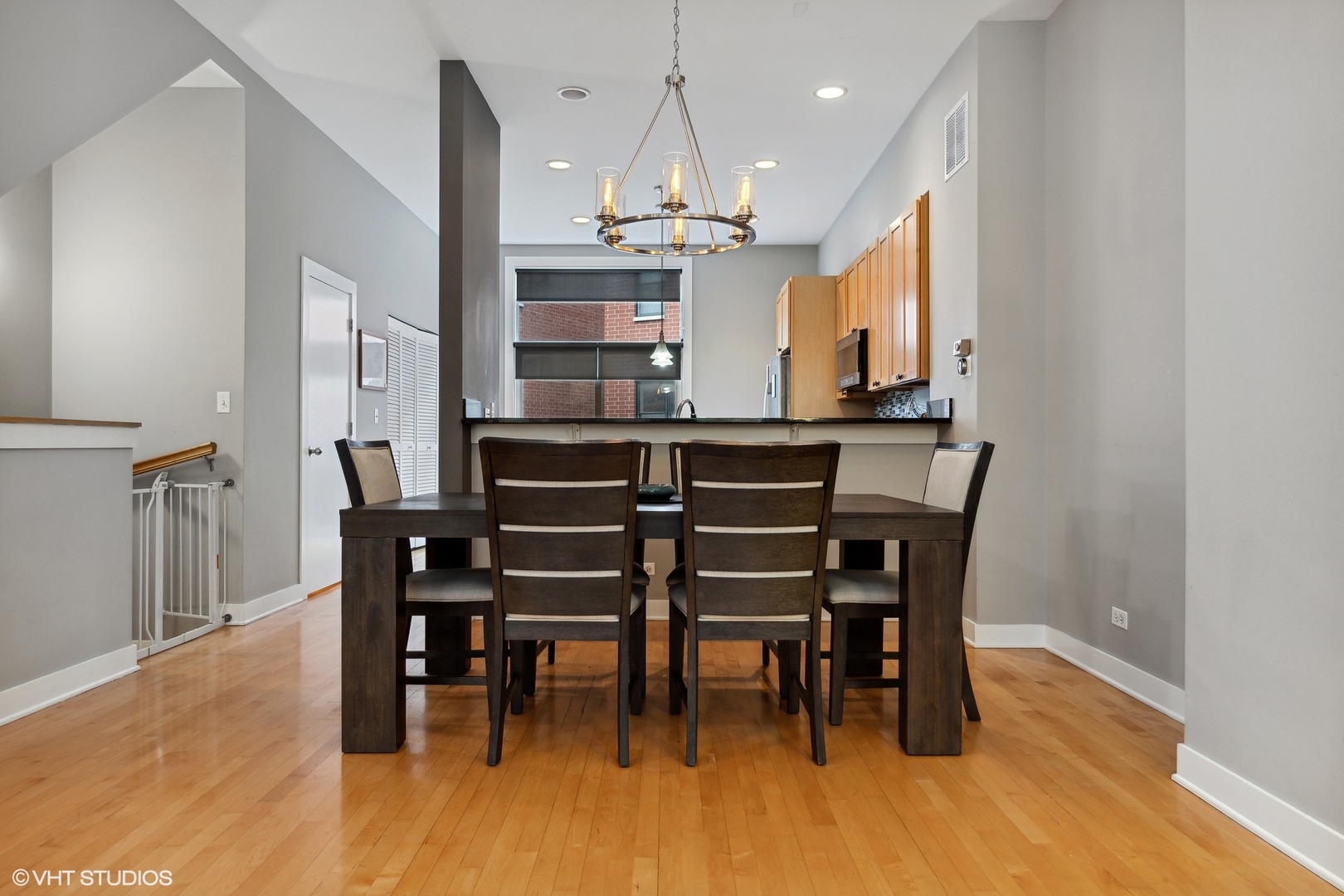 2256 West Wolfram Street Chicago, IL 60618 - Photo 7 of 25
