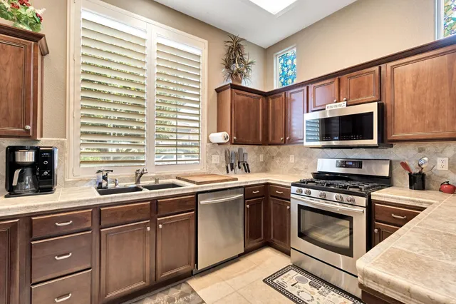 $420,000 | 1916 North Tuscany Lane, Clovis, CA 93619