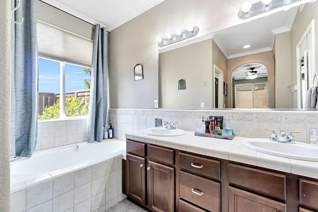 $420,000 | 1916 North Tuscany Lane, Clovis, CA 93619