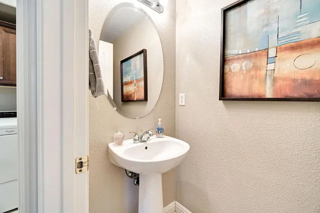 $420,000 | 1916 North Tuscany Lane, Clovis, CA 93619