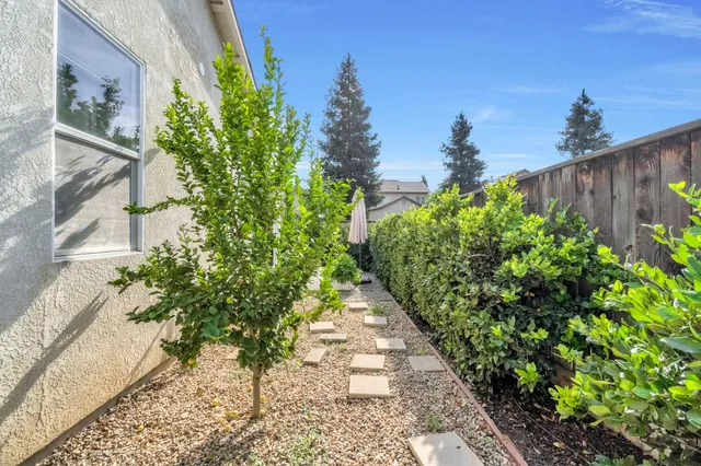 $420,000 | 1916 North Tuscany Lane, Clovis, CA 93619