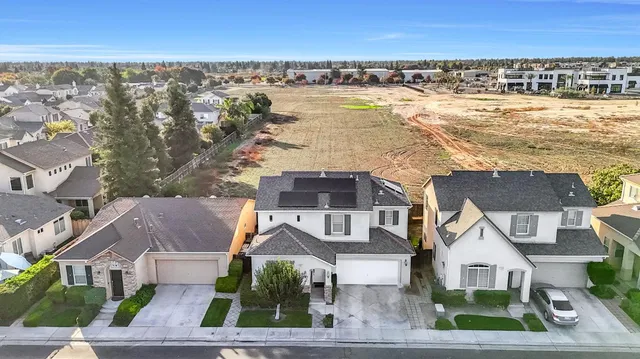 $420,000 | 1916 North Tuscany Lane, Clovis, CA 93619