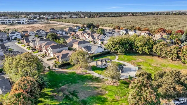 $420,000 | 1916 North Tuscany Lane, Clovis, CA 93619