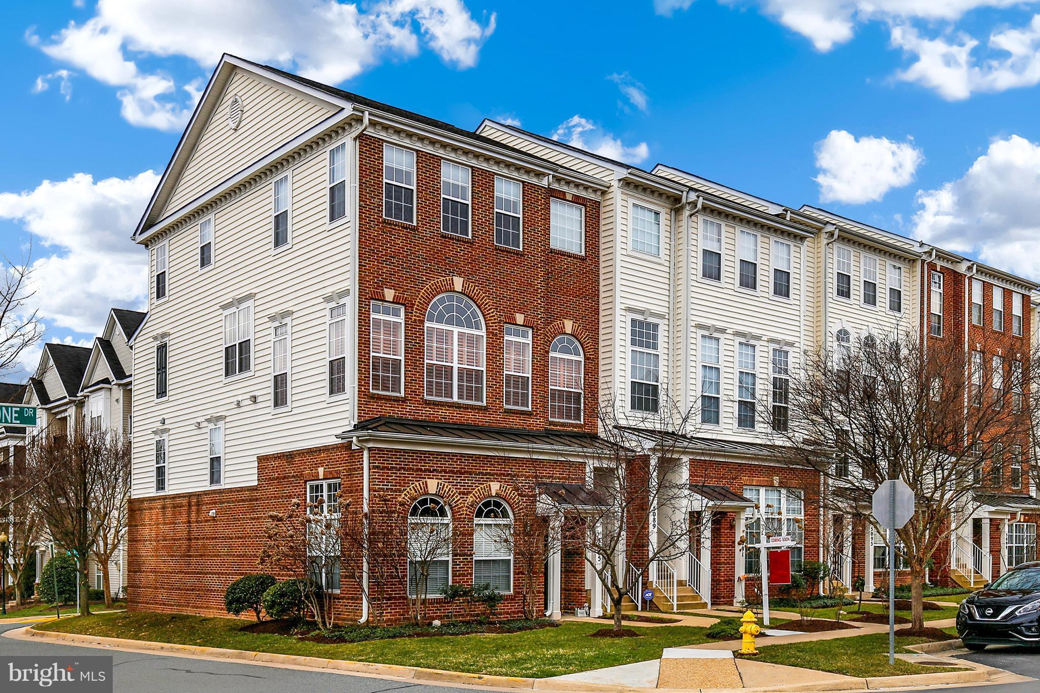 5087 Anchorstone Drive Woodbridge, VA 22192 - Photo 1 of 30 Exterior (Front)