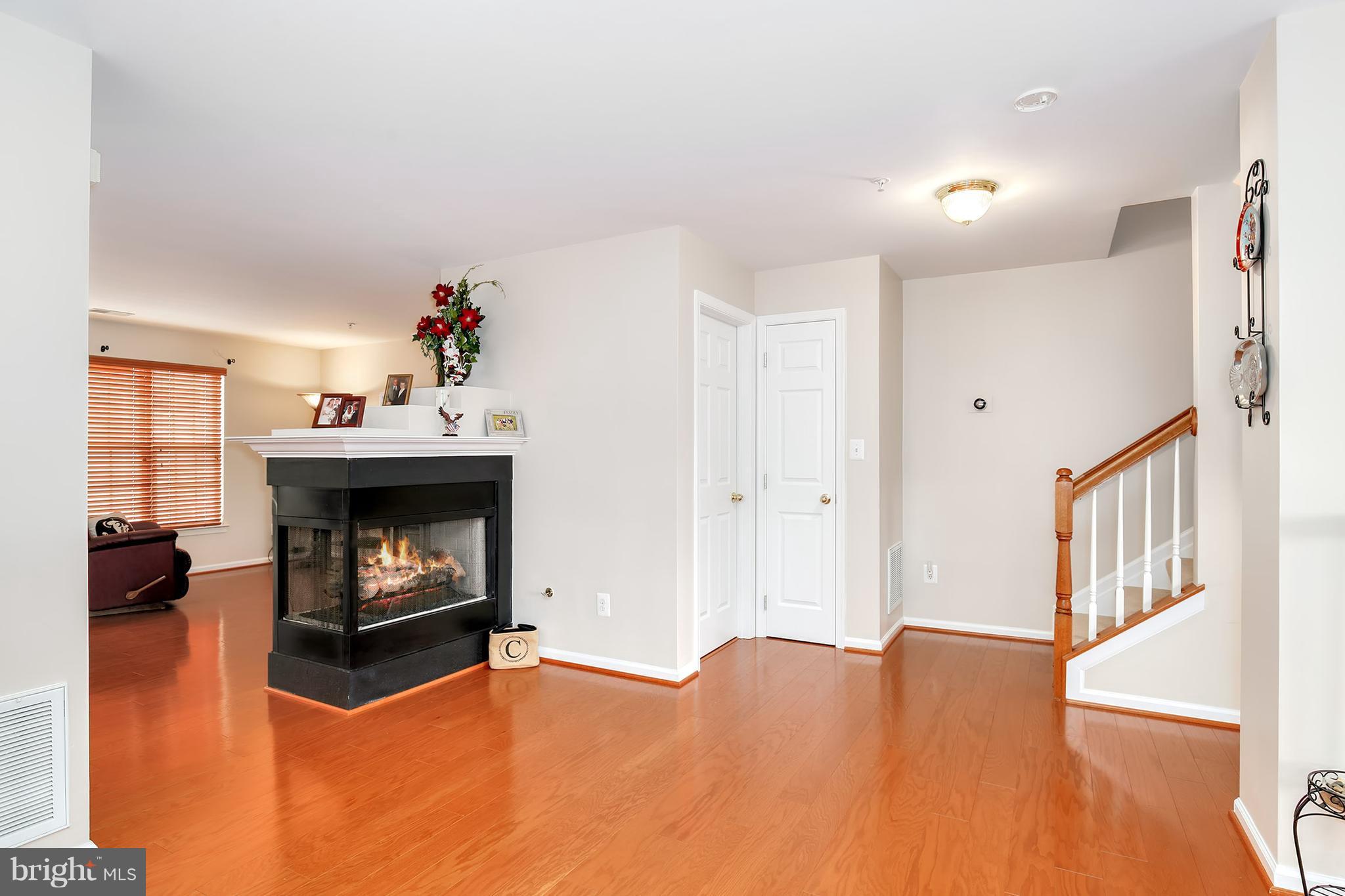 5087 Anchorstone Drive Woodbridge, VA 22192 - Photo 10 of 30 Dining Room