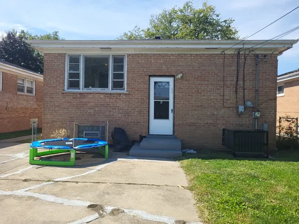 $184,000 | 383 Calhoun Avenue, Calumet City, IL 60409