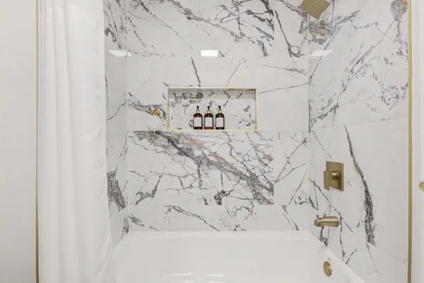 $769,900 | 2349 Windmill Way, Saline, MI 48176