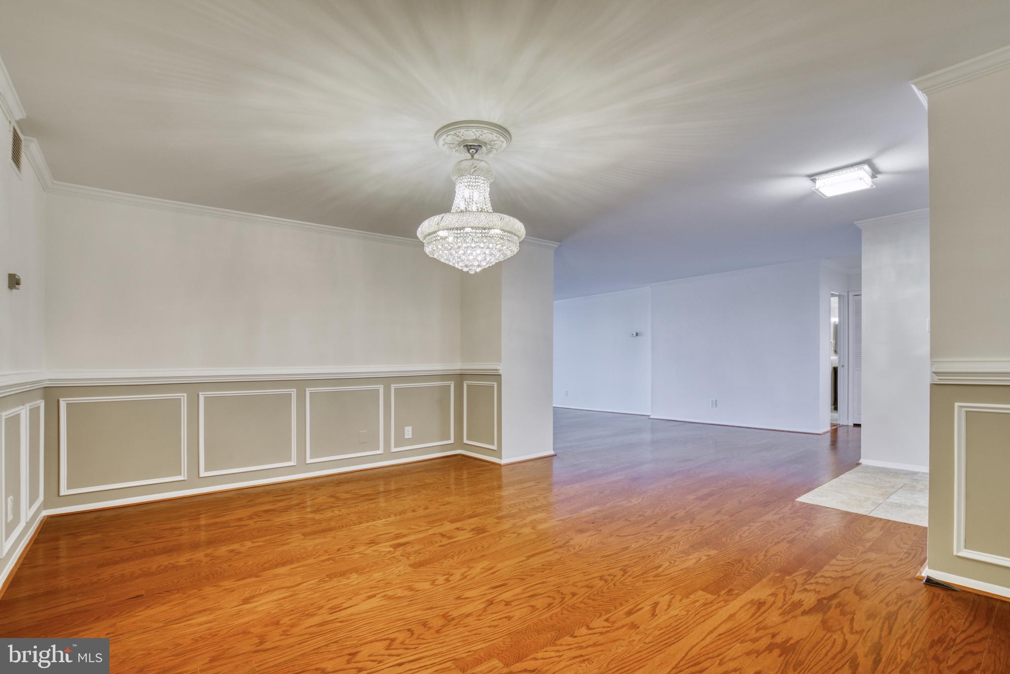 1800 Old Meadow Road, Unit 1006 McLean, VA 22102 - Photo 28 of 63 Dining room