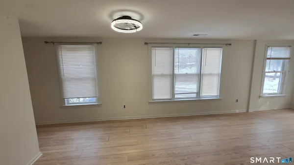 $179,999 | 1150 Whitney Avenue, Unit 5, Hamden, CT 06517