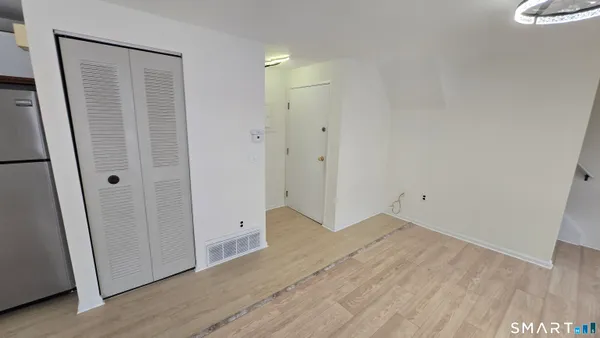 $179,999 | 1150 Whitney Avenue, Unit 5, Hamden, CT 06517