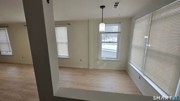 $179,999 | 1150 Whitney Avenue, Unit 5, Hamden, CT 06517