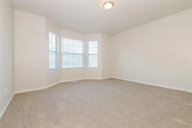 $2,240 | 5213 South Powell Avenue, Blue Springs, MO 64015