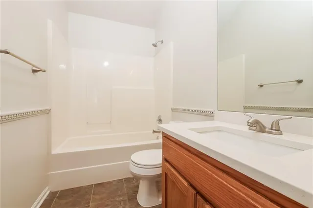 $2,240 | 5213 South Powell Avenue, Blue Springs, MO 64015