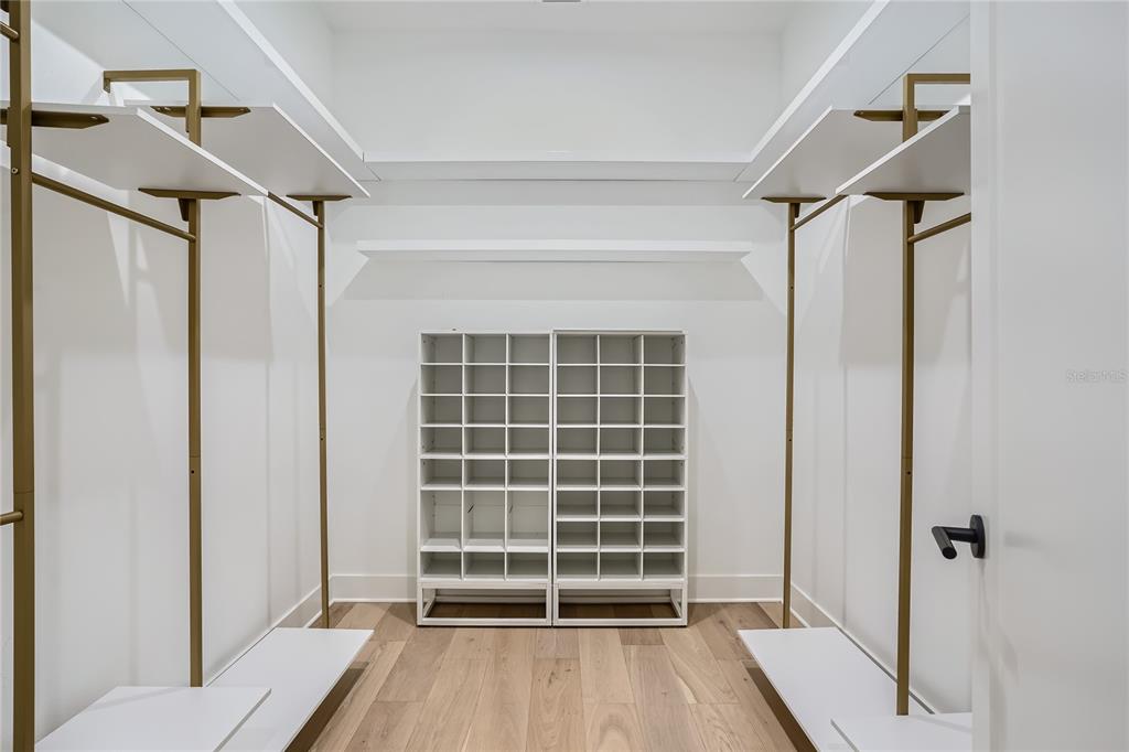 325 33rd Avenue North St. Petersburg, FL 33704 - Photo 28 of 57 a view of a house with a black and white door