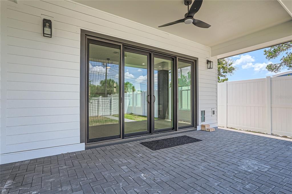 325 33rd Avenue North St. Petersburg, FL 33704 - Photo 38 of 57 a view of a room with wooden floor and a large window