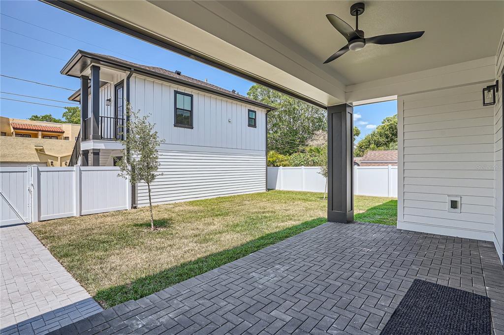 325 33rd Avenue North St. Petersburg, FL 33704 - Photo 39 of 57 a house view with a backyard space