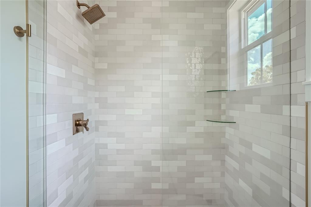 325 33rd Avenue North St. Petersburg, FL 33704 - Photo 54 of 57 a bathroom with a shower