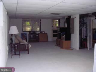 11714 Colman Road Philadelphia, PA 19154 - Photo 4 of 6 Gallery Image 4