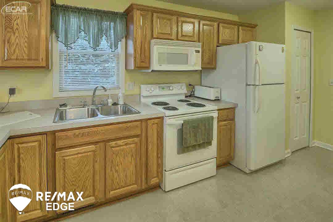 7020 Calkins Road Flint, MI 48532 - Photo 7 of 33 21232533-6.JPG