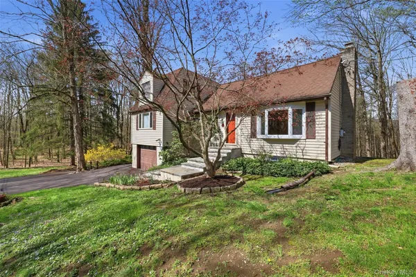 $590,000 | 307 Old Kingston Road, New Paltz, NY 12561