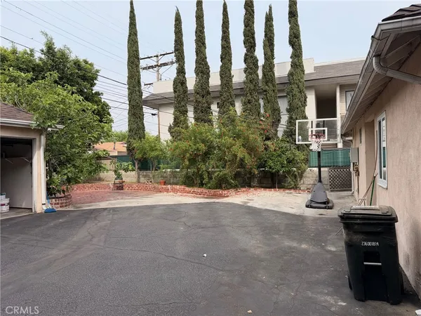 $3,095 | 337 West Lomita Avenue, Glendale, CA 91204
