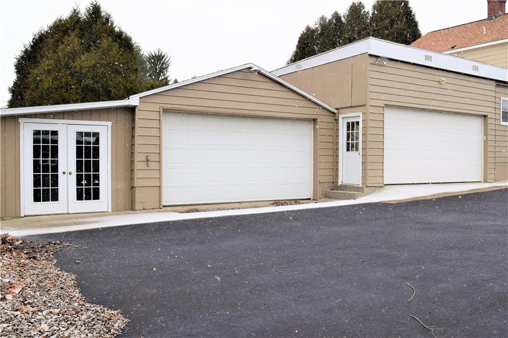 555 Rolling Meadows Road Waynesburg, PA 15370 - Photo 2 of 25 Gallery Image 2