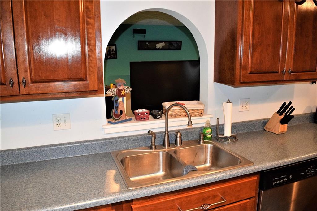 555 Rolling Meadows Road Waynesburg, PA 15370 - Photo 11 of 25 Gallery Image 11