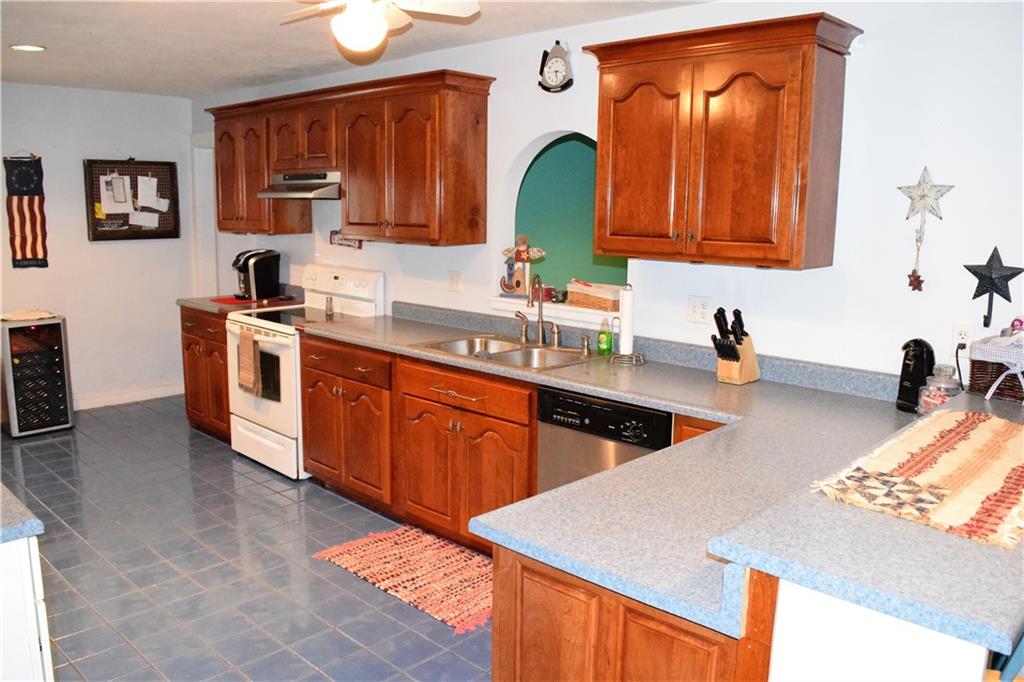 555 Rolling Meadows Road Waynesburg, PA 15370 - Photo 10 of 25 Gallery Image 10
