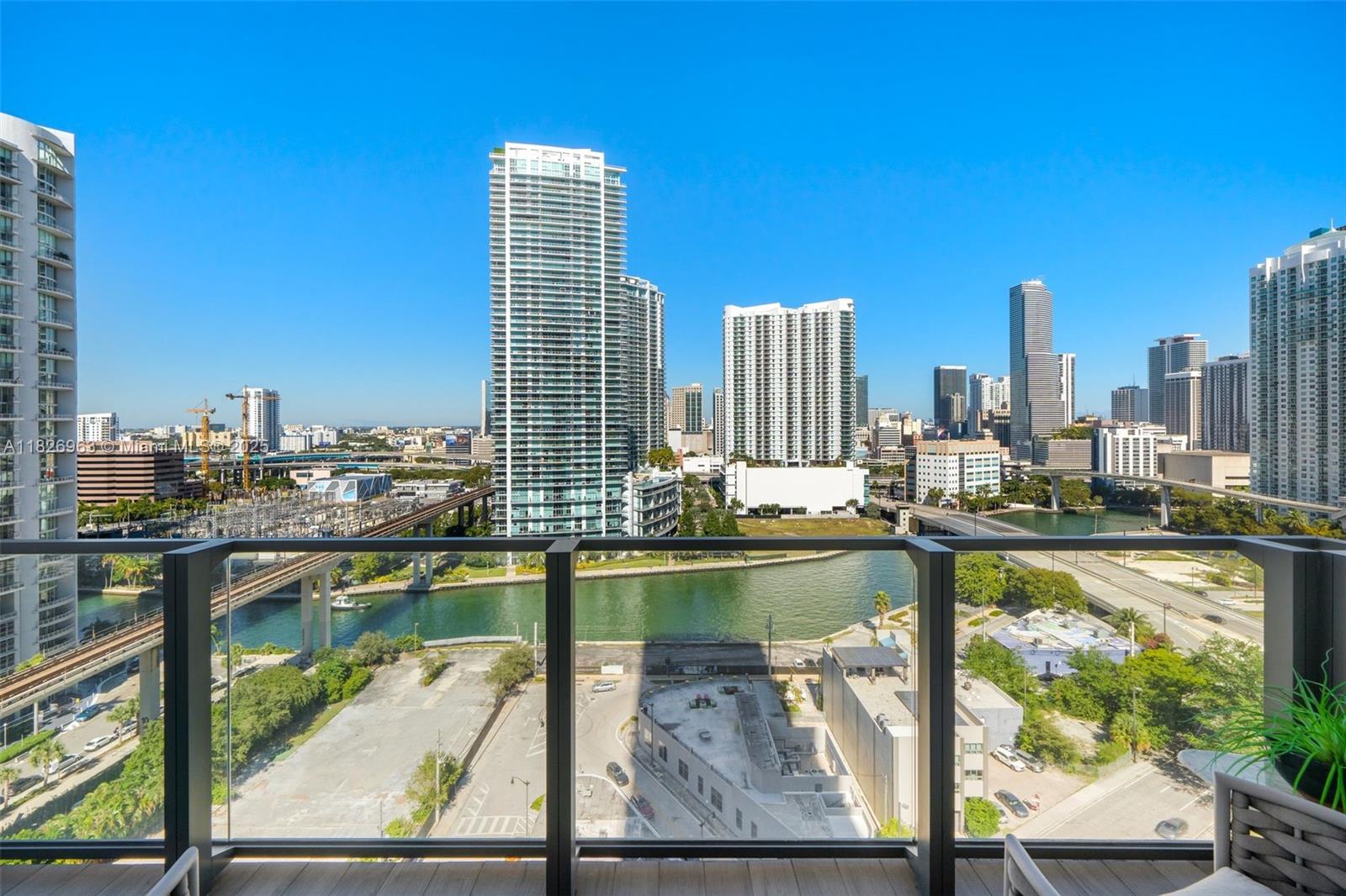 88 Southwest 7th Street, Unit 1212 Miami, FL 33130 - Photo 32 of 35