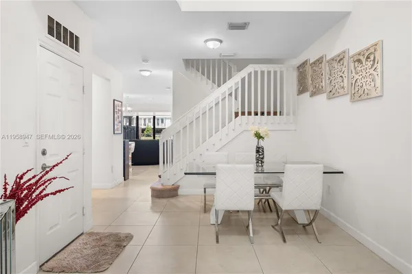 $4,500 | 6005 North W 104th Path, Unit 6005, Doral, FL 33178