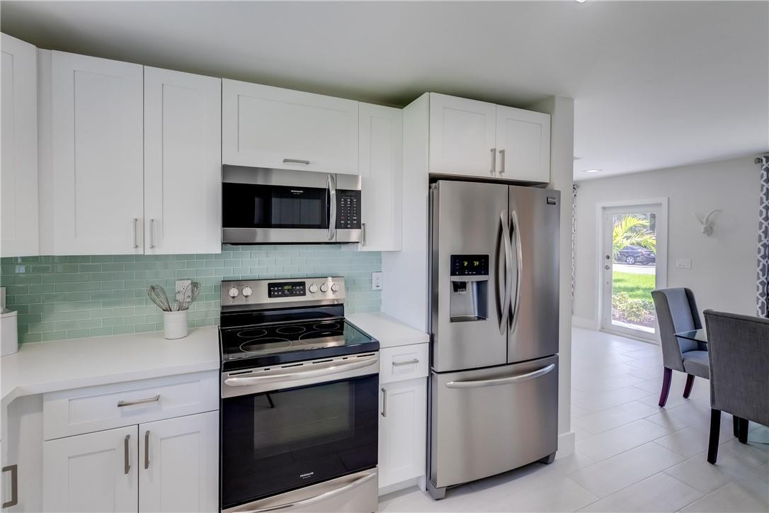 425 Northeast 36th Street Boca Raton, FL 33431 - Photo 3 of 42 Photo 3