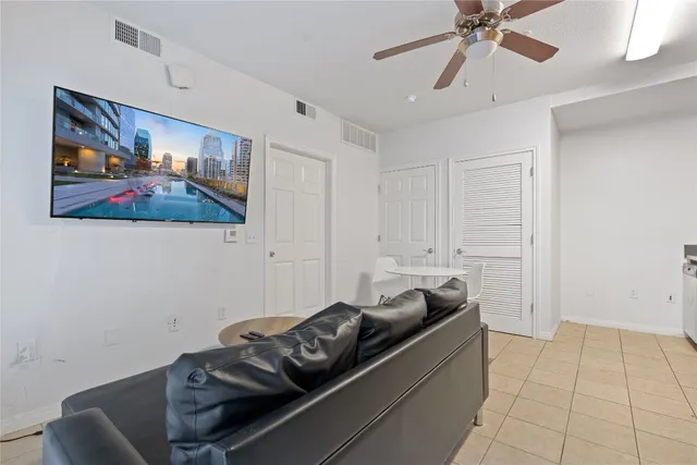 $1,195 | 2515 Pearl Street, Unit 102, Austin, TX 78705