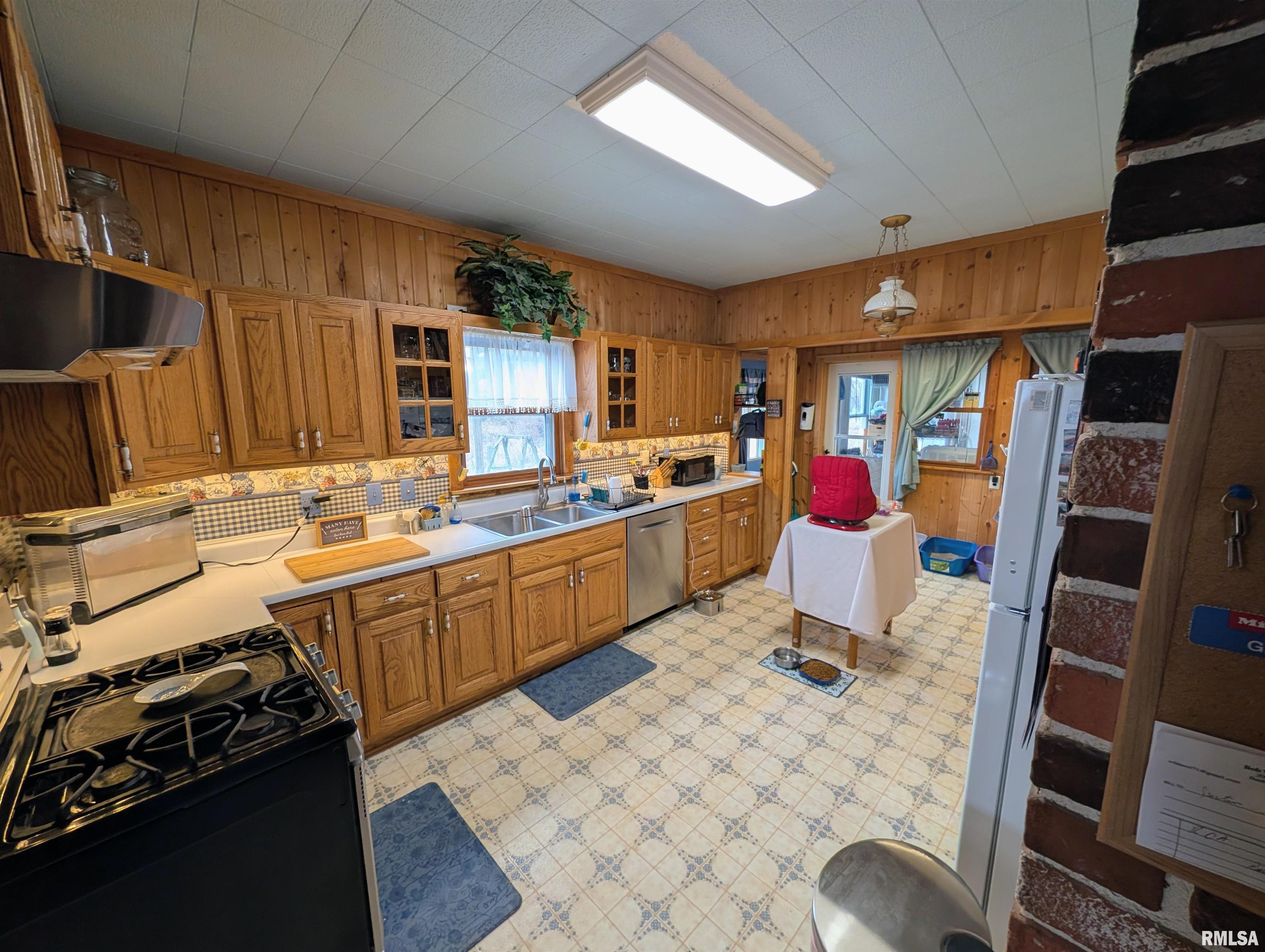 15315 North 2200th Road Good Hope, IL 61438 - Photo 11 of 35