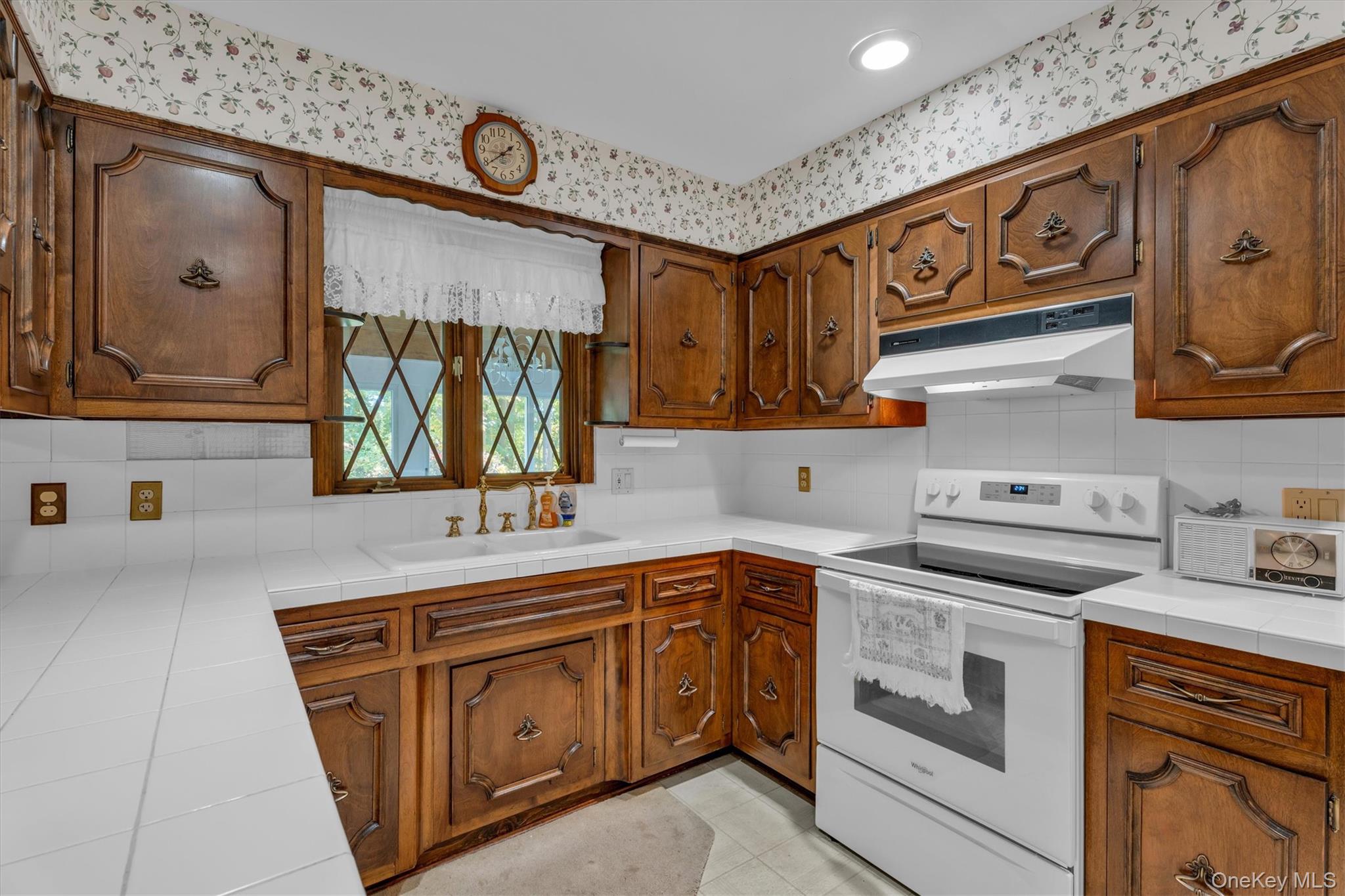 133 Old Field Road Setauket, NY 11733 - Photo 5 of 29