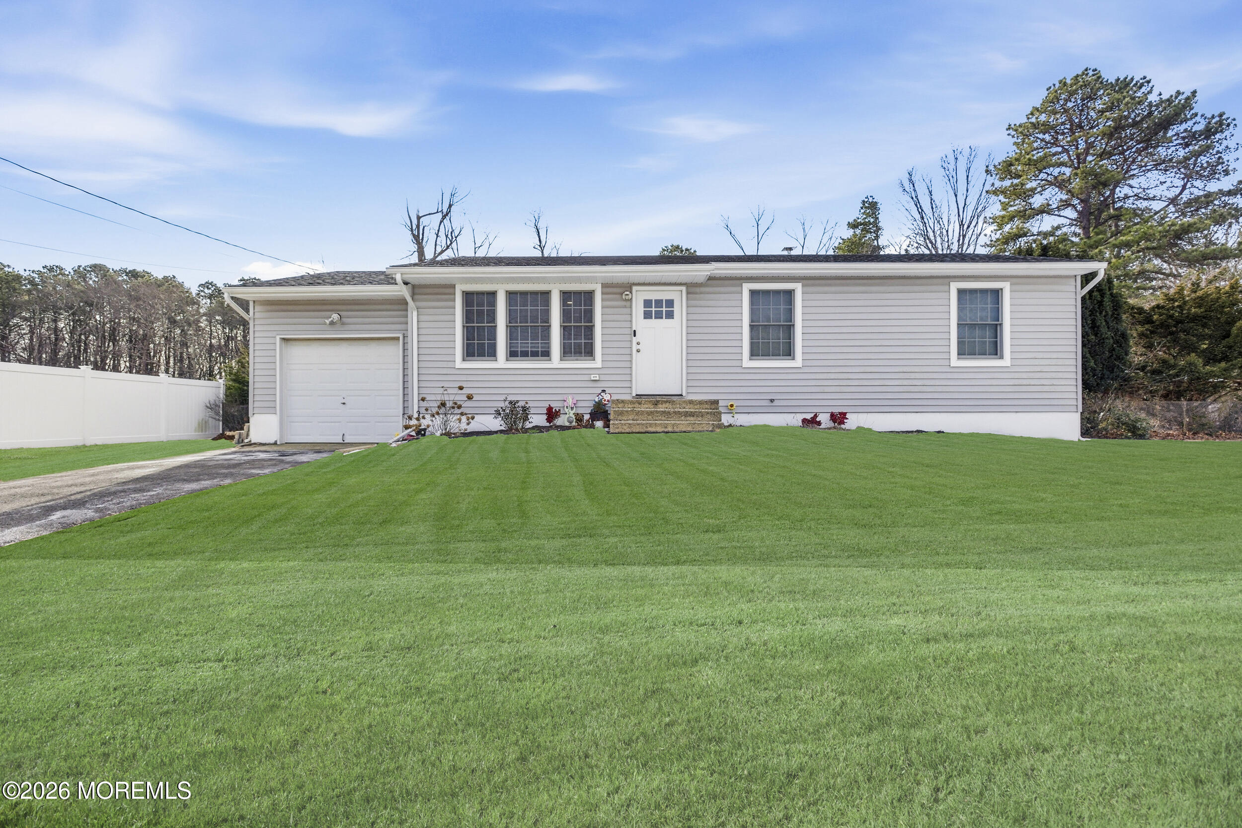 17 Bass Place Howell, NJ 07731 - Photo 1 of 20 1_hl7a1752