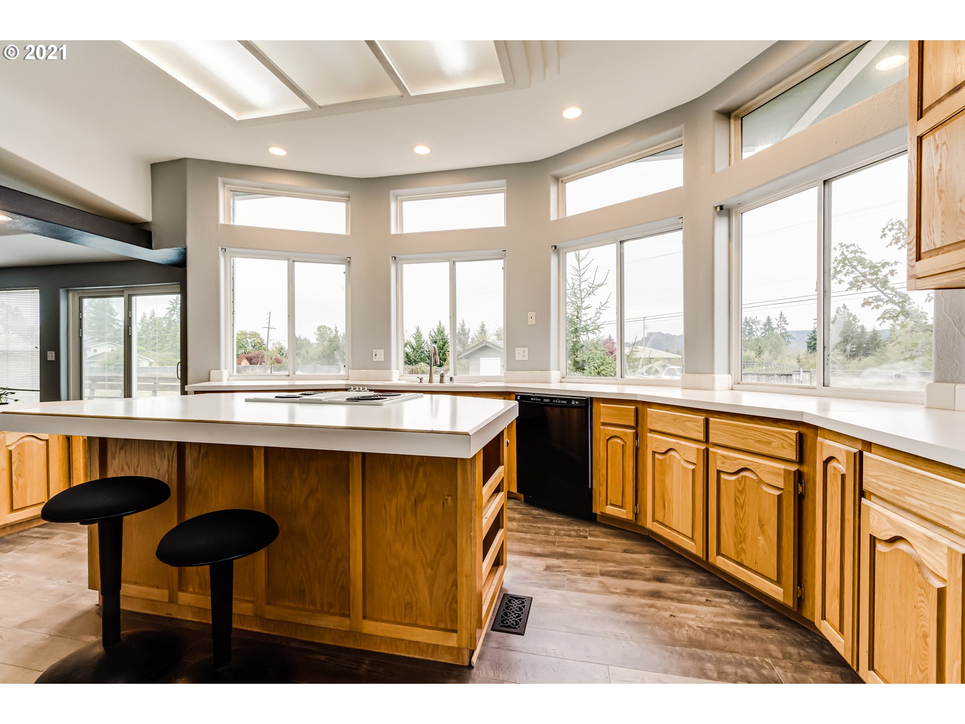 37072 Immigrant Road Pleasant Hill, OR 97455 - Photo 15 of 28 Gallery Image 15