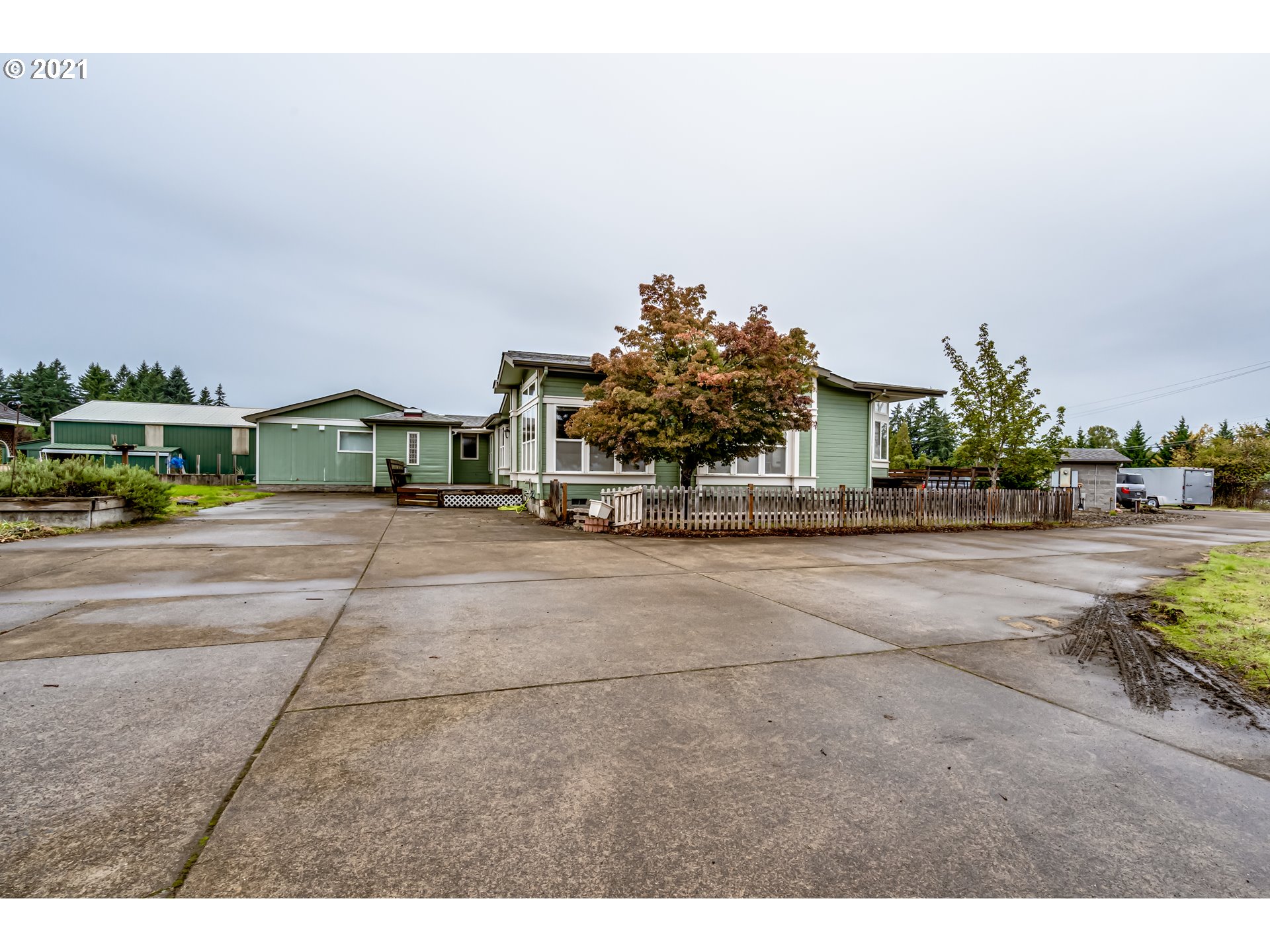 37072 Immigrant Road Pleasant Hill, OR 97455 - Photo 3 of 28 Gallery Image 3