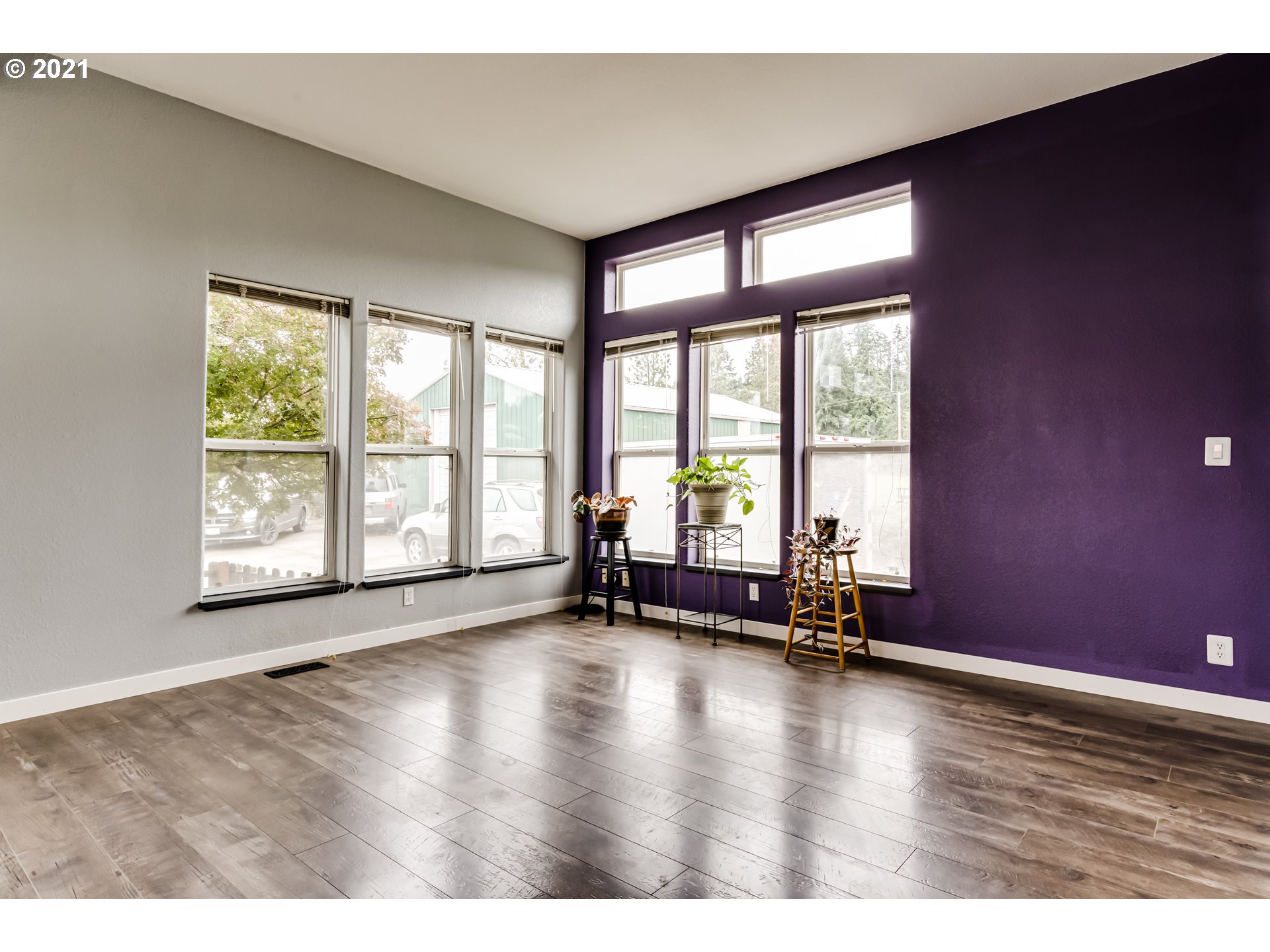 37072 Immigrant Road Pleasant Hill, OR 97455 - Photo 9 of 28 Gallery Image 9
