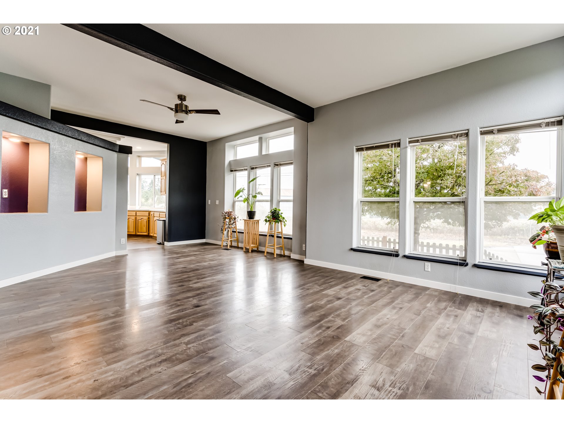 37072 Immigrant Road Pleasant Hill, OR 97455 - Photo 10 of 28 Gallery Image 10
