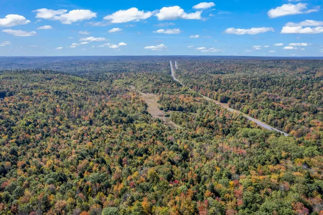 $369,000 | 83 Hemlock Hill Lane, Bowdoinham, ME 04008