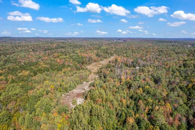 $369,000 | 83 Hemlock Hill Lane, Bowdoinham, ME 04008