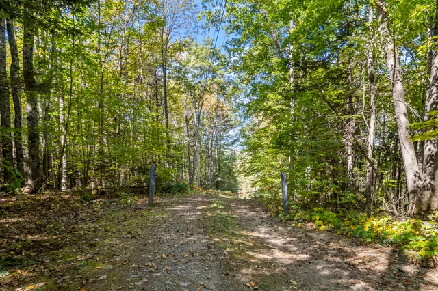 $369,000 | 83 Hemlock Hill Lane, Bowdoinham, ME 04008