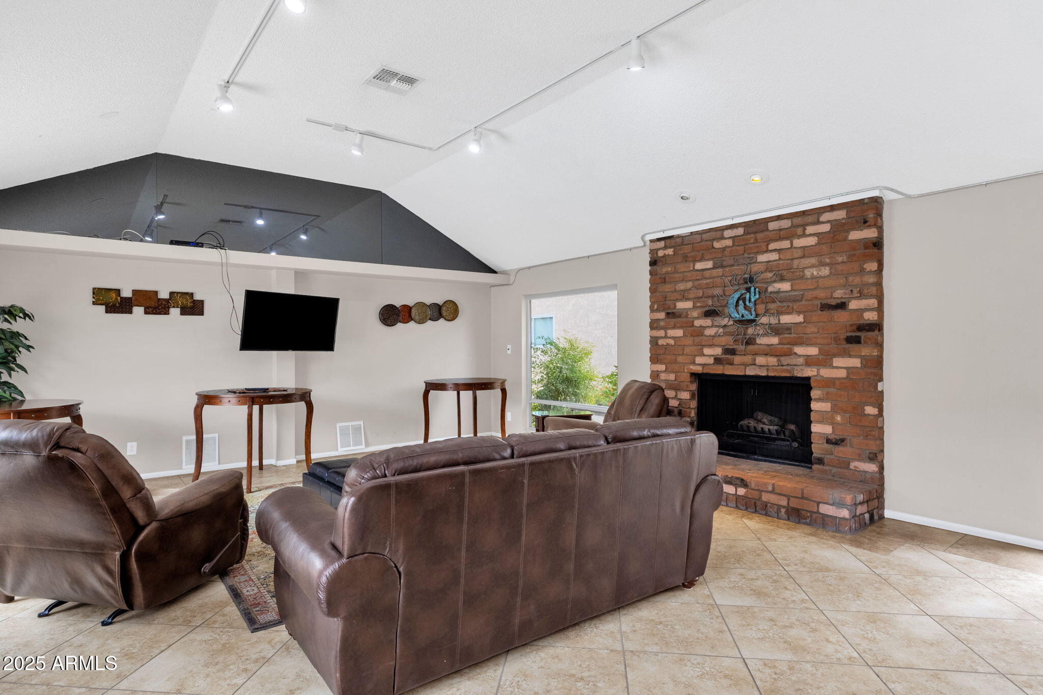 5525 East Thomas Road, Unit M9 Phoenix, AZ 85018 - Photo 25 of 31 Gallery Image 25