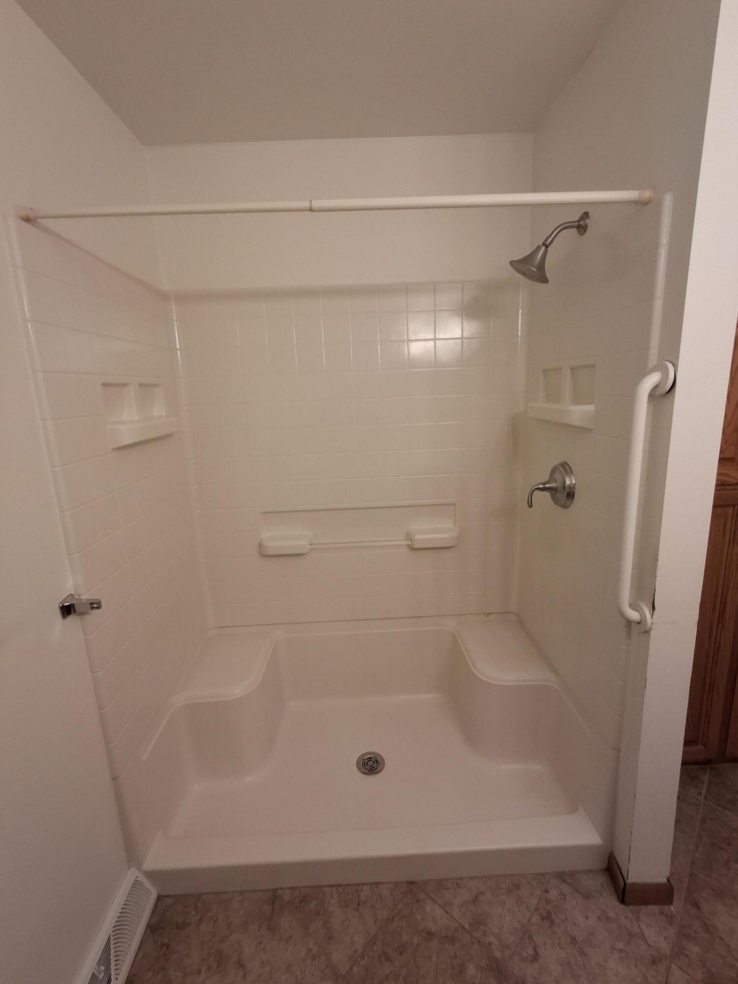 3503 Joseph Road Manitowoc, WI 54220 - Photo 5 of 37 1000003961