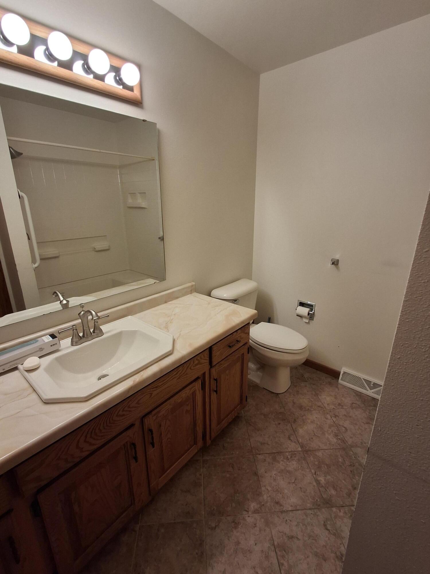 3503 Joseph Road Manitowoc, WI 54220 - Photo 8 of 37 1000003960